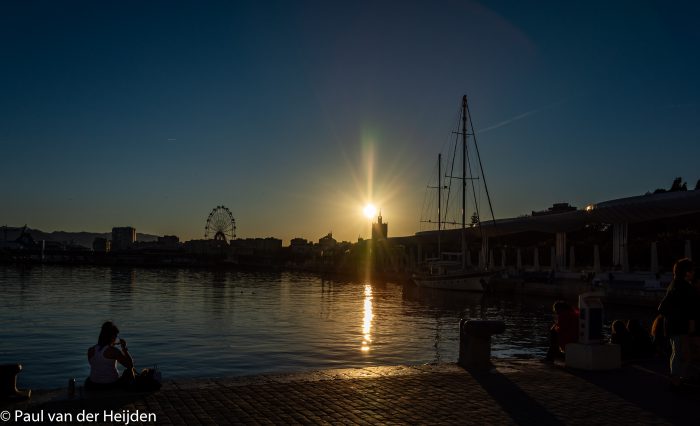 Je bekijkt nu Zonsondergang in de haven van Malaga